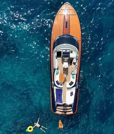 Exclusive Capri Minicruise via Riva 44 Deluxe Motorboat