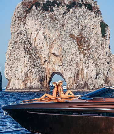 Una Giornata a Ischia o Procida in Motoscafo Rivarama 44