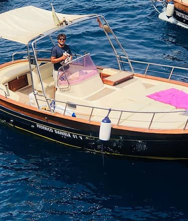 Here Comes The Sun: tour in barca di Capri all'alba