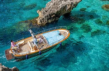 Here Comes The Sun: tour in barca di Capri all'alba