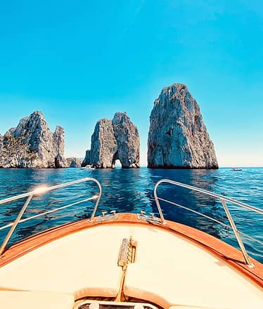 Day Tripper Capri: Full-Day Gozzo Tour with Skipper