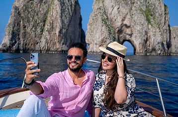 Day Tripper Capri: Full-Day Gozzo Tour with Skipper