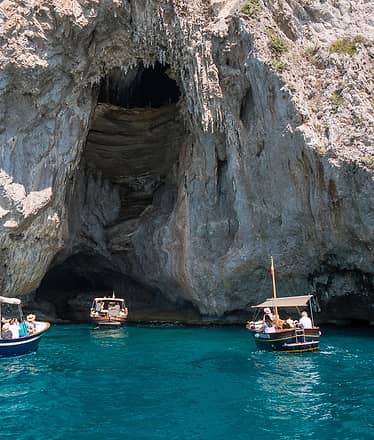 Capri Gozzo Boat Tour to the Faraglioni