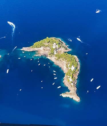 Helicopter Tour: Amalfi Coast and Sorrentine Peninsula