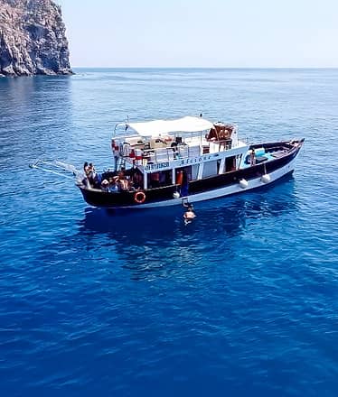 Ischia Group Boat Tour with Lunch on Board