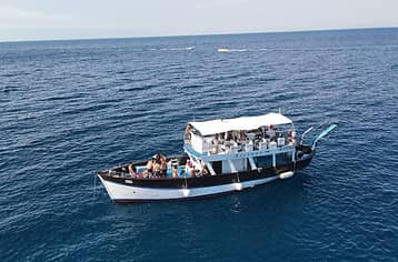 Giro in barca di Ischia, con pranzo a bordo