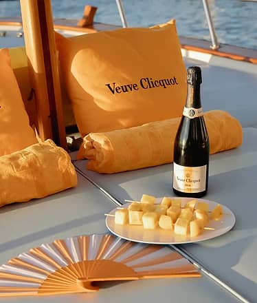 Capri Full-Day Boat Tour with Veuve Clicquot: Exclusive Experience