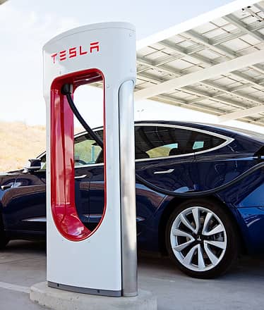 Costiera Amalfitana in Tesla: tour privato sostenibile!