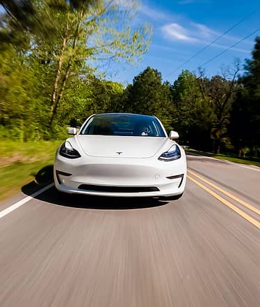 Costiera Amalfitana in Tesla: tour privato sostenibile!