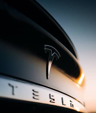 Costiera Amalfitana in Tesla: tour privato sostenibile!