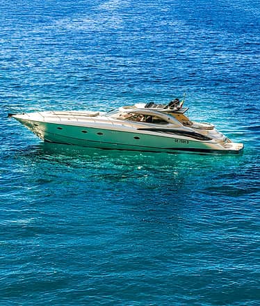 Luxury and comfort aboard the Sunseeker Predator 60