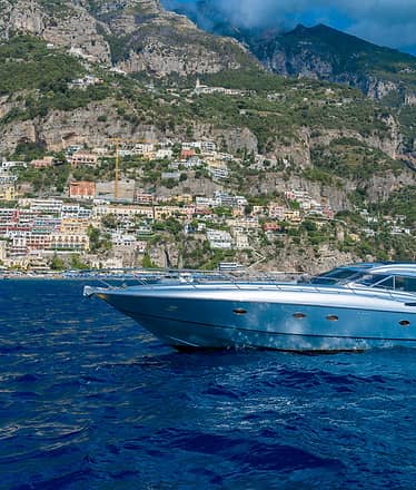 Luxury and comfort aboard the Sunseeker Predator 60