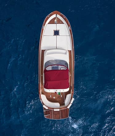 Private tour with typical Gozzo di Luccia 32