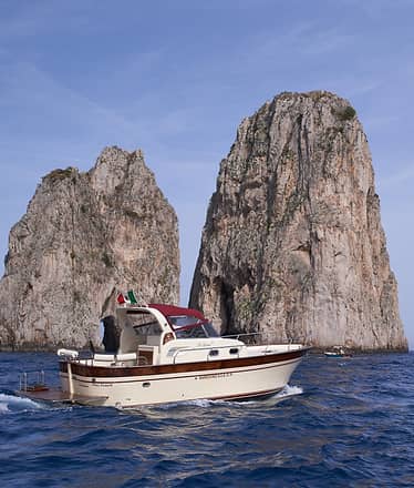 Private tour with typical Gozzo di Luccia 32