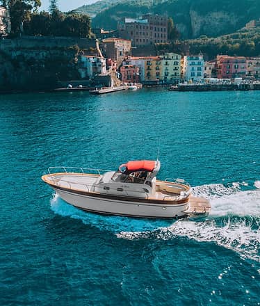 Private tour with typical Gozzo di Luccia 32