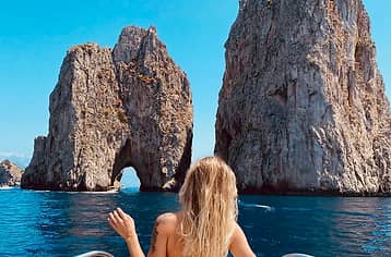 Tour in barca privata ai Faraglioni di Capri 