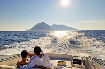 Private yacht tour to Ischia and Procida