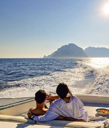 Private yacht tour to Ischia and Procida