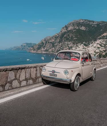 Positano da sogno in Fiat 500 storica: tour fotografico esclusivo tra scorci segreti