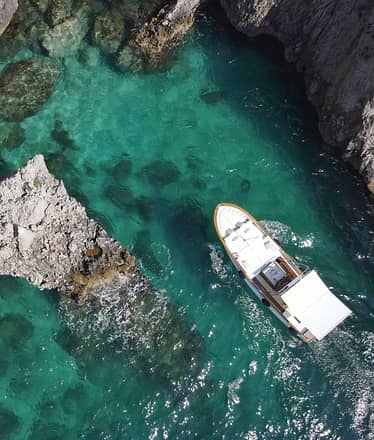 Tour of the island aboard a Capri launch