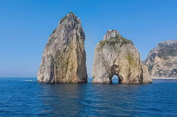 Tour of the island aboard a Capri launch