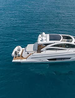 Ferretti 70-ft Flybridge Yacht Ferretti 70 Luxury Experience