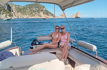Tour privato in barca di Capri, intera giornata
