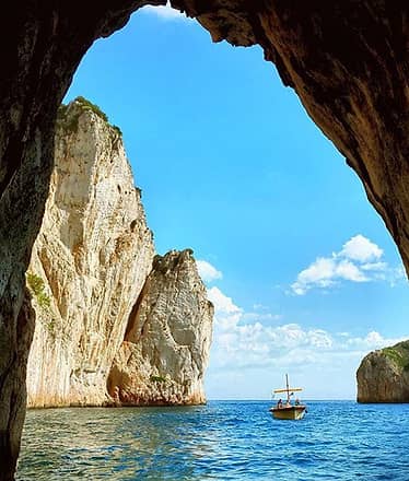 Faraglioni and White Grotto Boat Tour - 1 Hour
