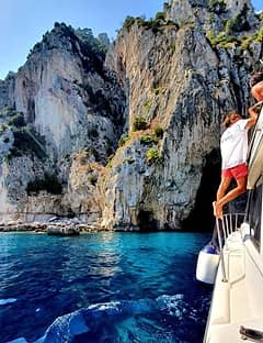 4-Hour shared morning or afternoon tour to Capri island