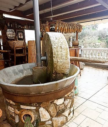 Sorrento: Food Tour by E-Bike and Visit at Vinegar Cellar