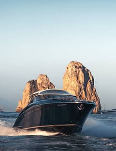 Luxury Experience: Exclusive Riva 44 Speedboat Transfer to and from Capri