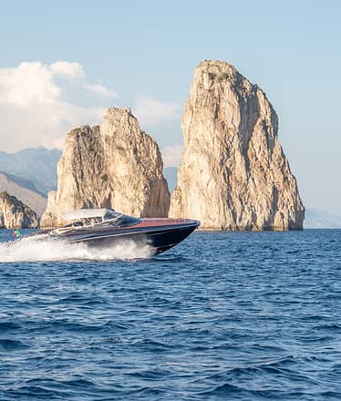 Luxury Experience: Exclusive Riva 44 Speedboat Transfer to and from Capri