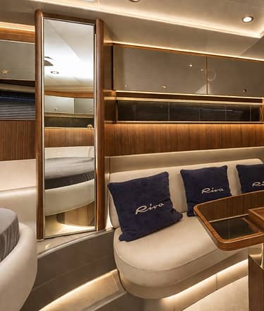 Luxury Experience: Exclusive Riva 44 Speedboat Transfer to and from Capri