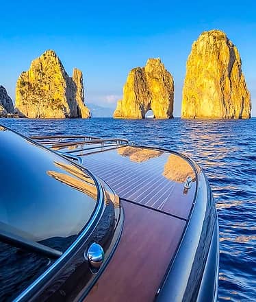 Luxury Experience: Exclusive Riva 44 Speedboat Transfer to and from Capri
