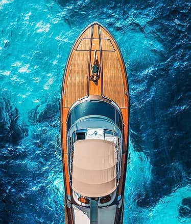 Luxury Experience: Exclusive Riva 44 Speedboat Transfer to and from Capri