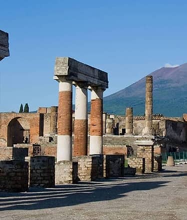 Pompeii archeological park with authorized guide (English)