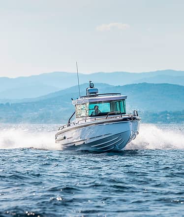 Tender service for yacht