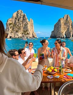 All Inclusive Premium Shared Capri Boat Tour + City Visit