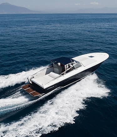 Private yacht transfer to and from Capri