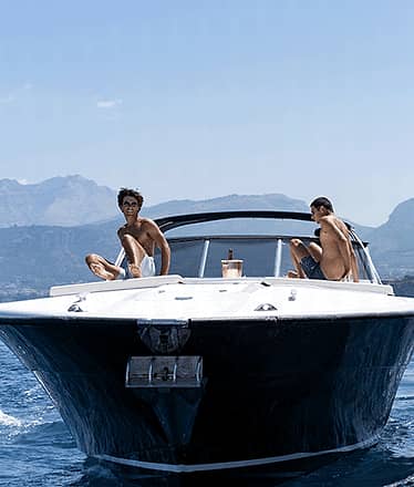 Private yacht transfer to and from Capri