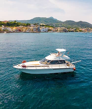 Private boat tour of Procida, half day