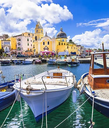 Private boat tour of Procida with brunch