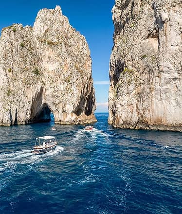 Boat tour of Capri for one person