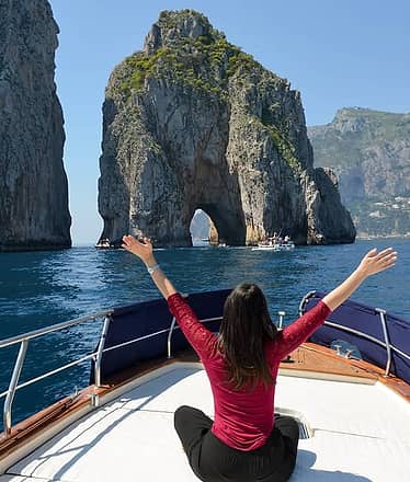 Boat tour of Capri for one person