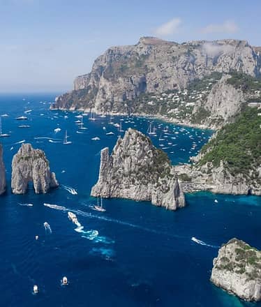 Tour privato in barca per Capri con fermata a Nerano per pranzo, intera giornata