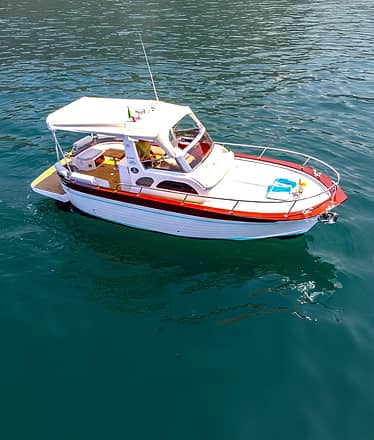 Full Day Private Boat Tour to Capri with stop in Nerano for lunch