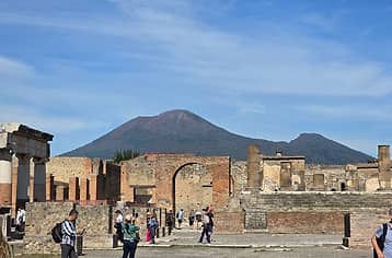 Pompeii & Vesuvius Experience: Guide & Tickets from Sorrento