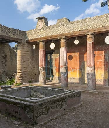 Herculaneum walking tour with an expert guide 