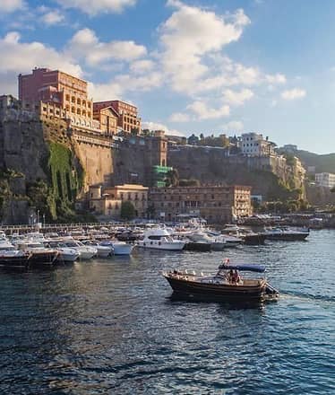 Tour di gruppo di 2 ore lungo la costa di Sorrento con limoncello tasting