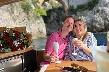 Capri Full Experience: Grotta Azzurra + Nuotata ai Faraglioni + Visita della Città